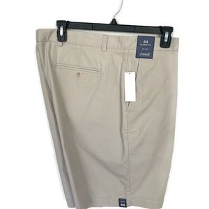 Men’s size 44 Classic fit flat front khaki shorts.